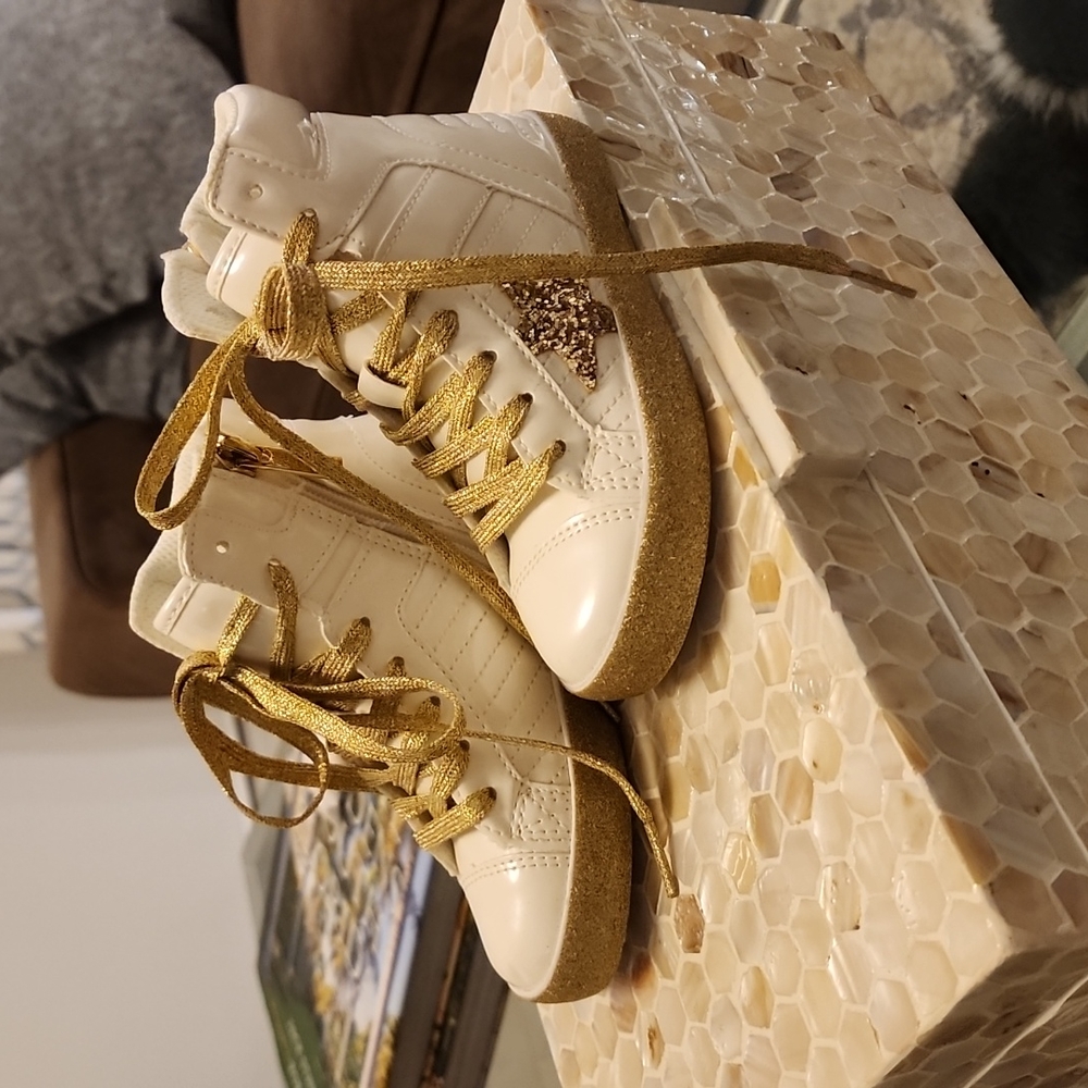 White&Gold Hi-top Sneaker, Toddler 8/8.5